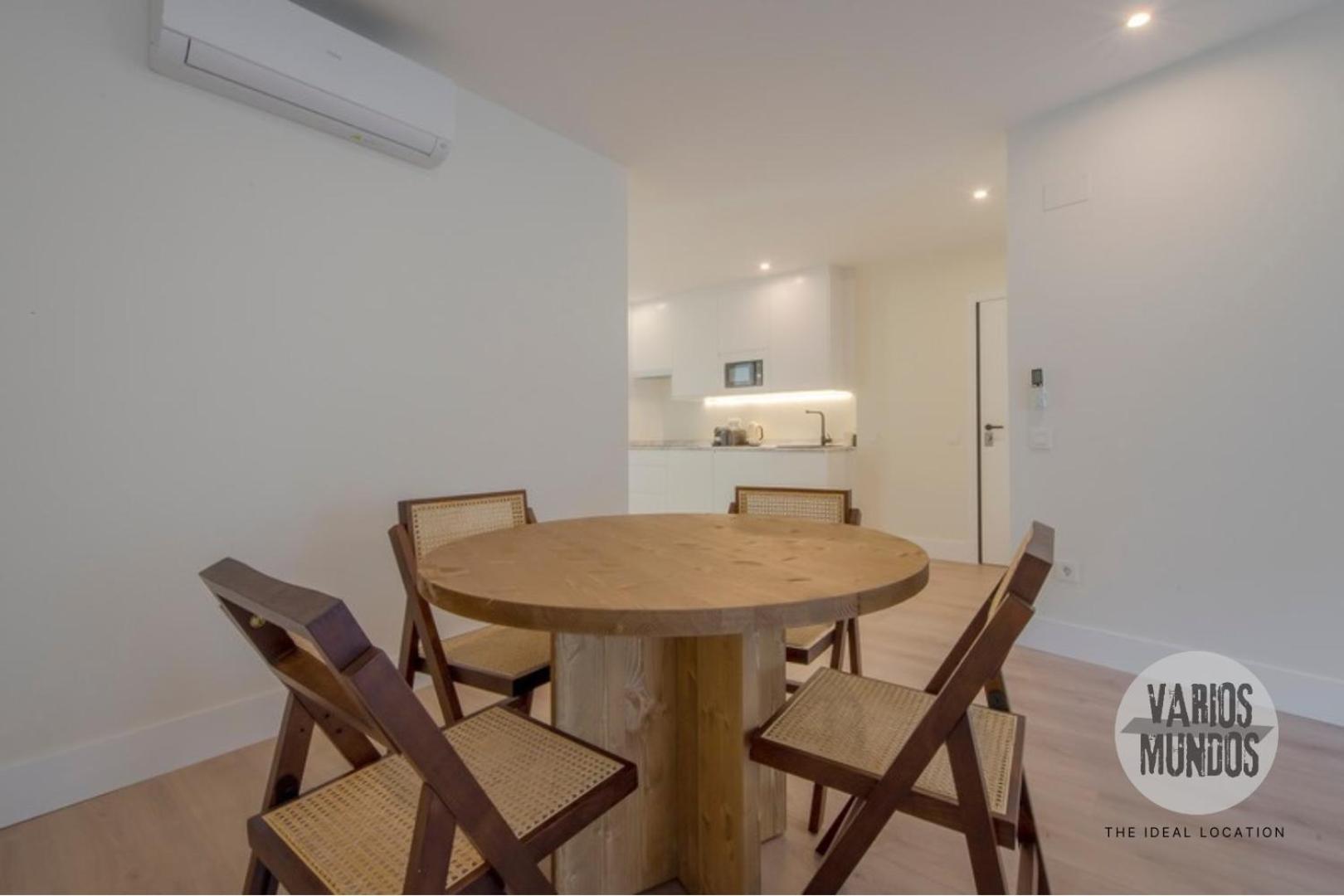 Tu Estancia Para 6 En Malasana Conoce San Bernardo 20 马德里 外观 照片